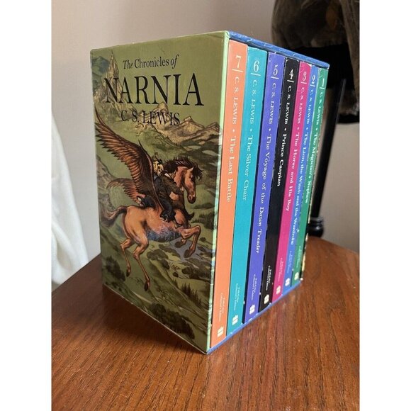 Chronicles of Narnia Set.: The Chronicles of Narnia Full-Color Paperback 7-Book - Picture 1 of 16